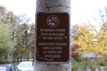 No Smoking within 25 ft of building